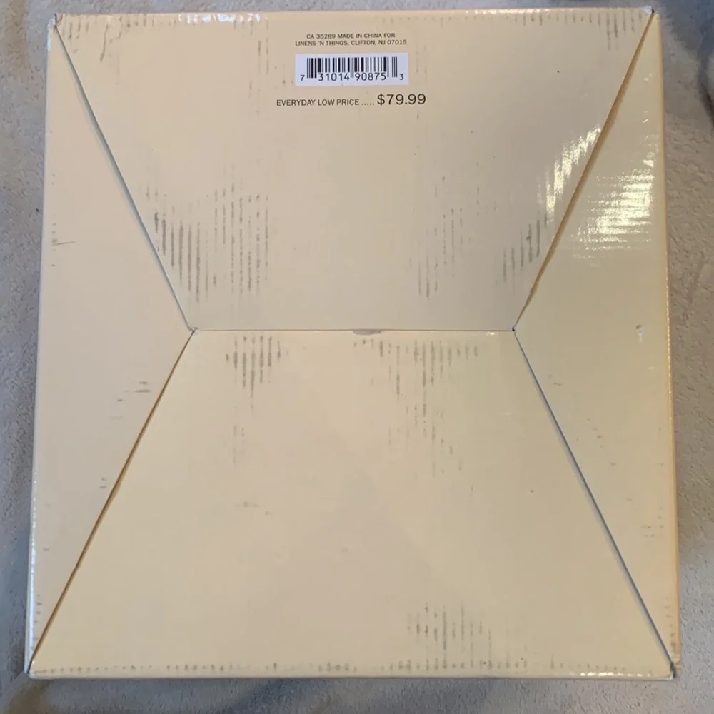 LINENS N THINGS 5X MAGNIFICATION LIGHTED WALL MIRROR NIB